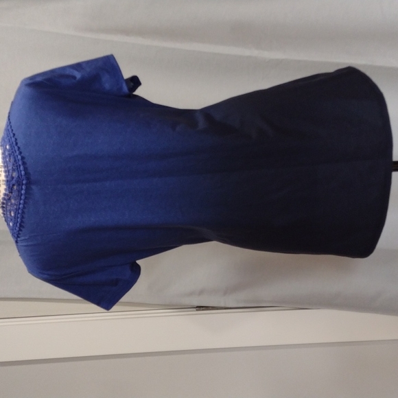 Top - Picture 2 of 3